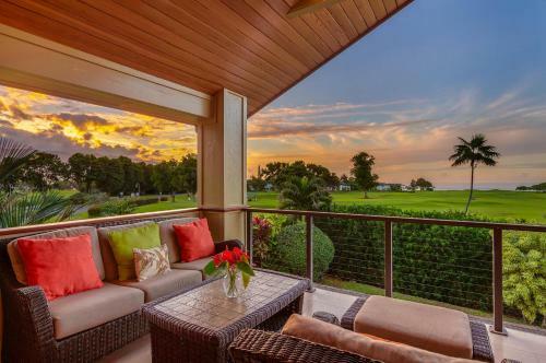 Luxurious, Spacious Island Retreat, Private Pool, Ocean, Mountain/golf Views!