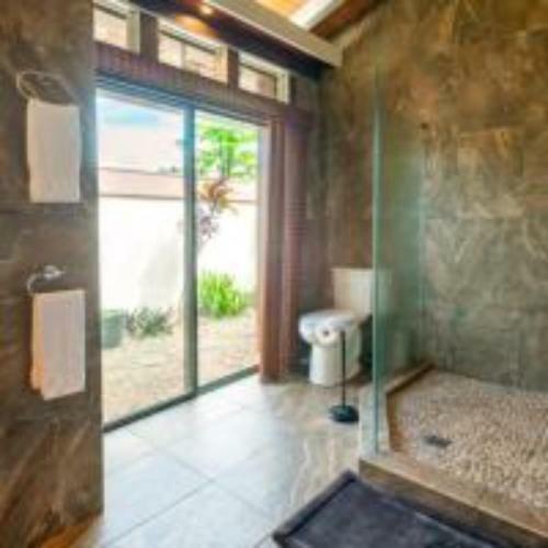 On Makai Golf Course Elegant Home With Hot Tub