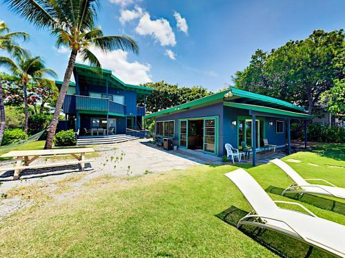 Idyllic 1br Oceanfront Cottage