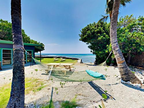 Idyllic 1br Oceanfront Cottage