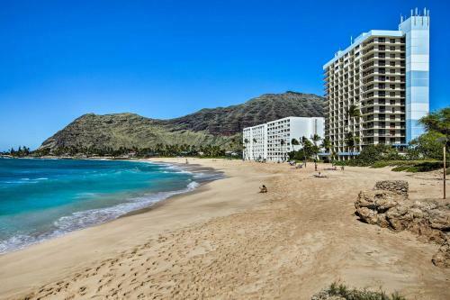 Apartamento Updated Makaha Condo With Pool And Ocean-view Lanai!