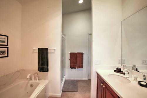 Apartamento Stoneridge Golf Condo With Pool Access And Mtn Views!