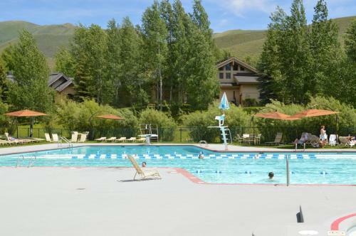New Listing! Elkhorn Ranch Condo With Great Amenities