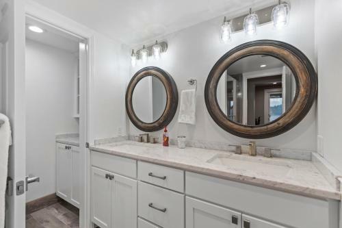 Lakeview Luxury