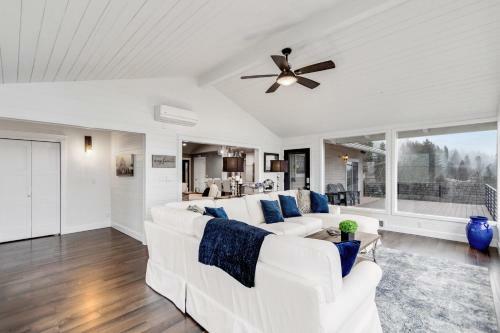 Lakeview Luxury