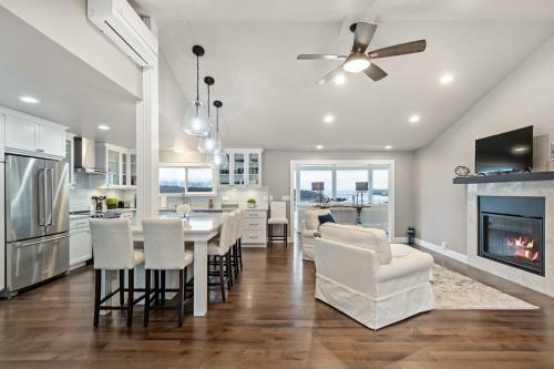 Lakeview Luxury