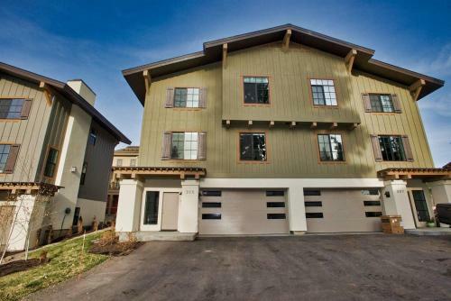 Suite Retreat By Casago Mccall - Donerightmanagement