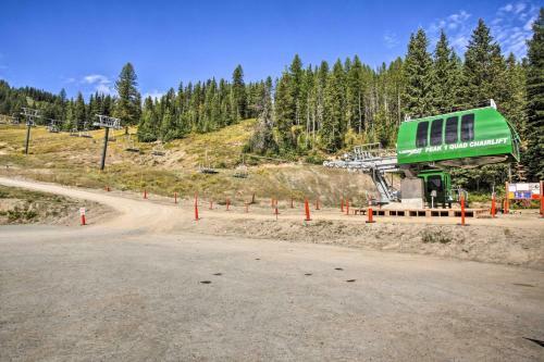 Charming Haven - Walk To Town Less Than 8 Mi To Skiing