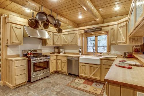 Oden Bay Log Home