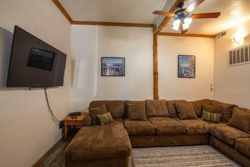 Mogul Hill Cabin