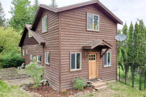 Bottle Bay Cabin