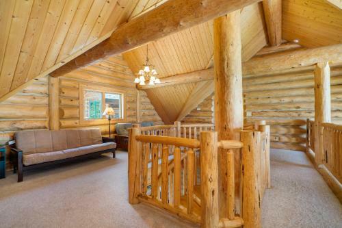 Antler Cove Log Home