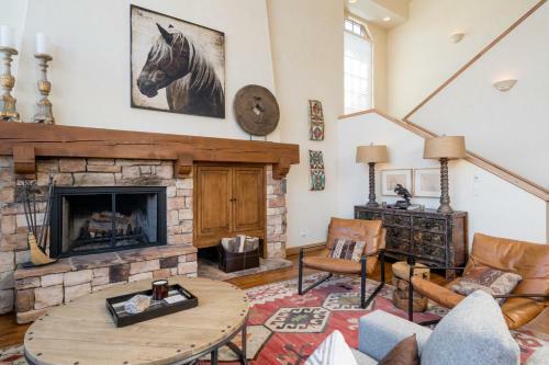 Crown Ranch 4