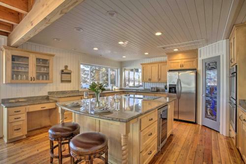 Lakefront Home With Pvt Dock In Coeur Dalene Area!