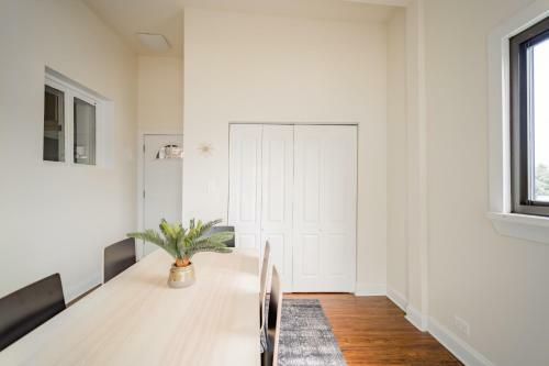 Apartamento 3br Unit Relaxing Patio In Trendy Logan Square