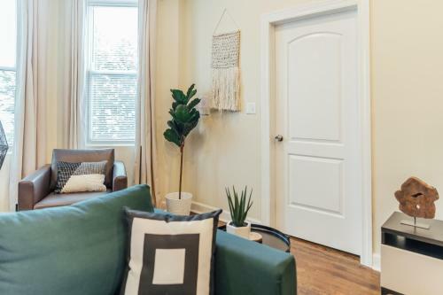 Spacious And Airy Apartment For Big Groups!