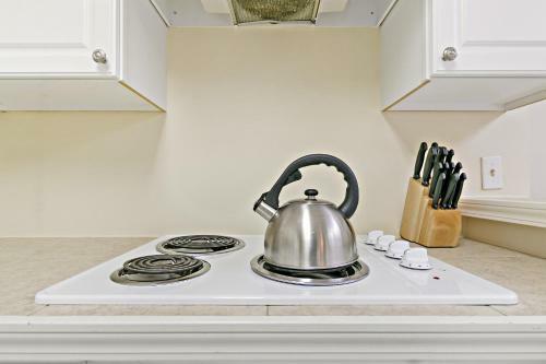 Apartamento Highland Park Minimalist Studio Unit - Near Metra!