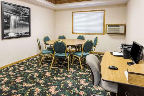 Hotel Super 8 By Wyndham Ottawa Starved Rock