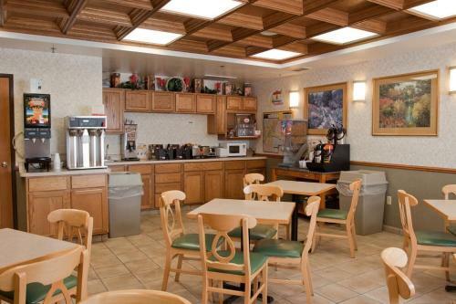 Hotel Super 8 By Wyndham Ottawa Starved Rock