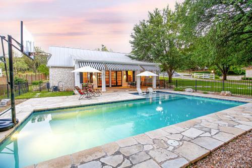Luxury Golf Course Private Retreat With Heated Swimming Pool