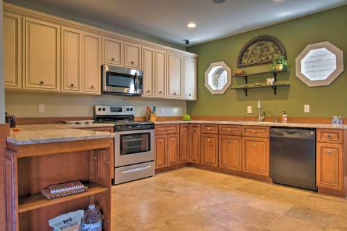 Renovated Craftsman Home About 2 Mi To Downtown!