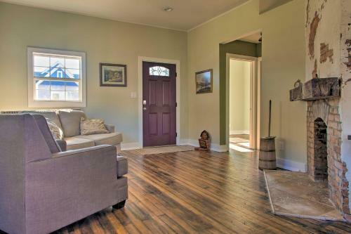 Renovated Craftsman Home About 2 Mi To Downtown!