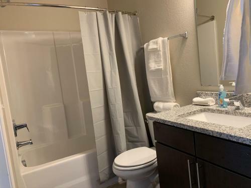 4-bedroom Spacious And Modern House With Amazing Amenities