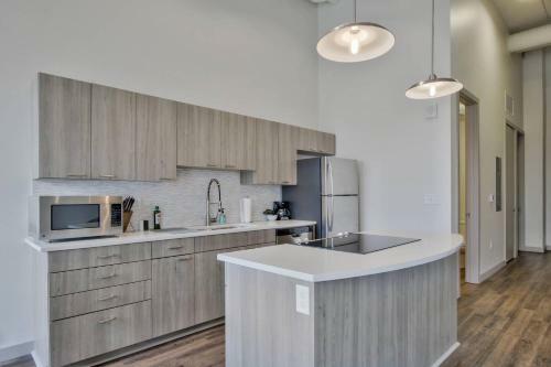 Apartamento Old Town Lux Loft + New Building + Walk Score 76
