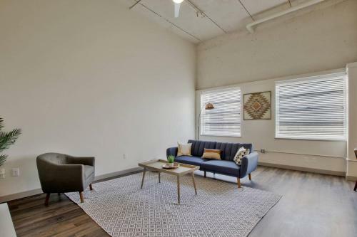 Apartamento Old Town Lux Loft + New Building + Walk Score 76