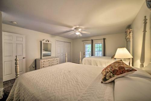 Apartamento Large Condo With Wraparound Deck Less Than 1mi To Marina