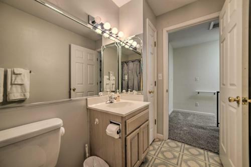 Apartamento Large Condo With Wraparound Deck Less Than 1mi To Marina