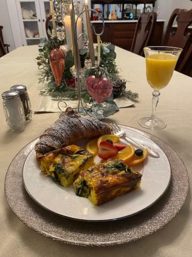 Bed & Breakfast Belle Louise Historic Guest House