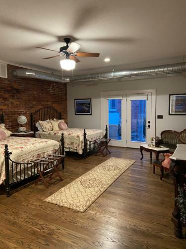 Bed & Breakfast Belle Louise Historic Guest House