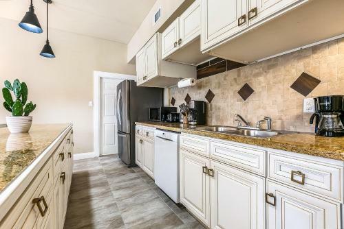 Apartamento Brand New 5bd Spacious Condo In Nola