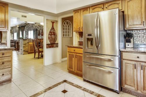 Lovely 5 Br Home Only 15mins From Downtown Nola