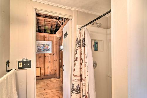 Sprucewold Boothbay Harbor Cottage With Deck
