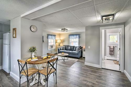 Chic And Central Apartment About 6 Mi To Sebec Lake