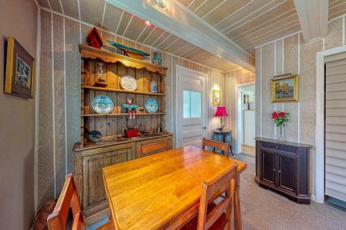 Kennebunk Cottage - 2 Bed 1 Bath Vacation Home In Kennebunk