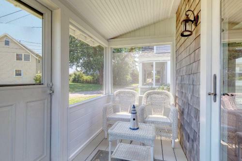 Kennebunk Cottage - 2 Bed 1 Bath Vacation Home In Kennebunk