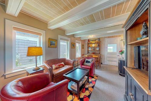 Kennebunk Cottage - 2 Bed 1 Bath Vacation Home In Kennebunk