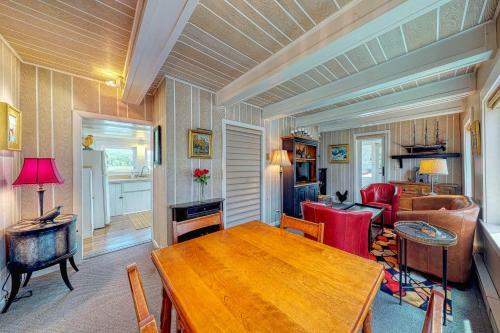 Kennebunk Cottage - 2 Bed 1 Bath Vacation Home In Kennebunk
