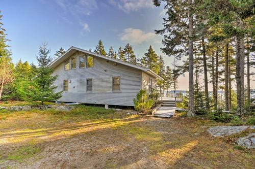 Oceanfront Cottage On 2 Acres - 4 Miles To Town!