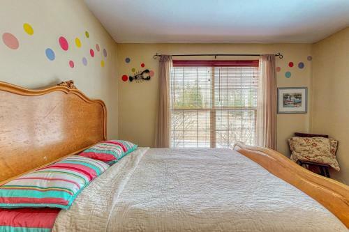 Chickadee Bay House