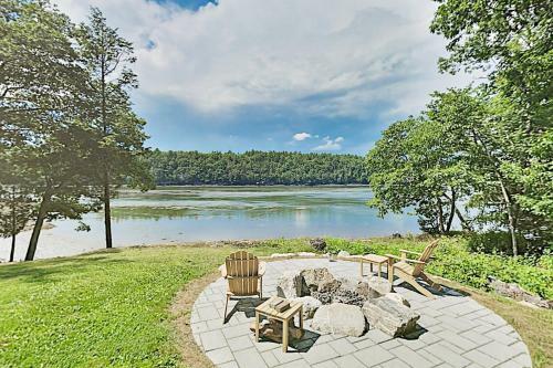 Gorgeous Waterfront Home On Westport Island Cottage