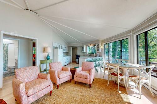Sea Breeze Cottage