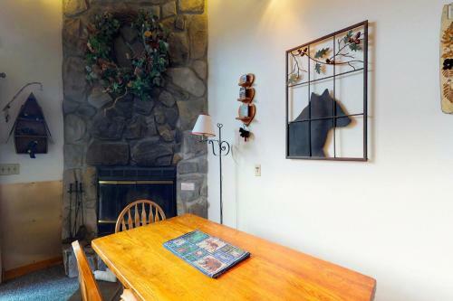 Bear's Den At Sunplace