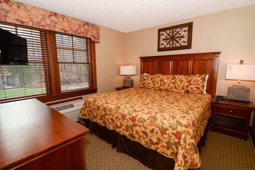 B106 - 1 Bedroom Standard View Suite At Lakefront Hotel