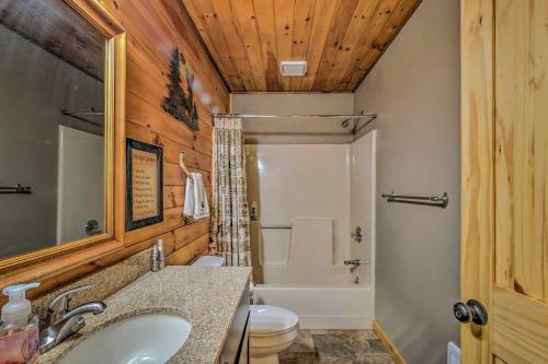 Deep Creek Cabin With 2 Acres, 8mi To Wisp Ski Resort