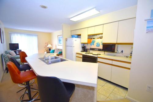 Apartamento Tiffanie By The Sea 319d Condo