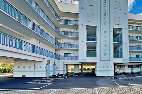 Apartamento Bayfront Condo With Pool & Balcony - Walk To Beach Condo